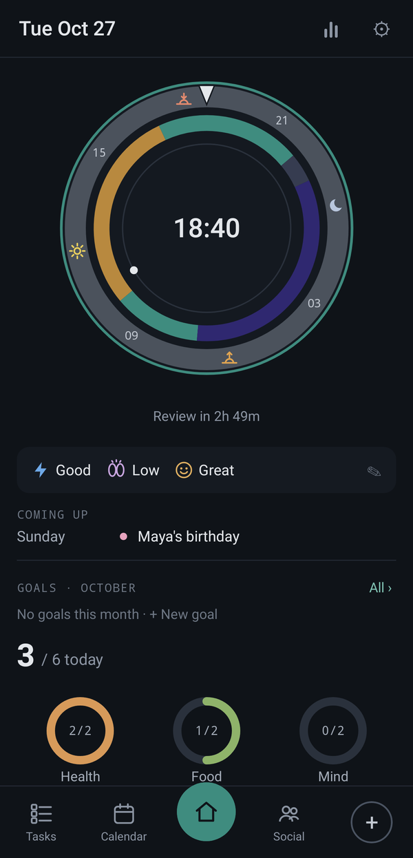 Evenso home screen: the day clock, how you feel, what is coming up and your habit rings
